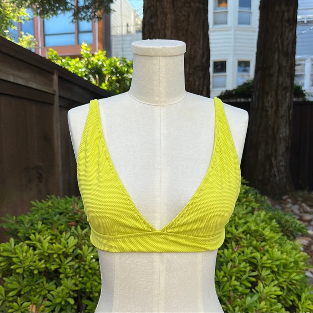 Laya Swim QUEEN TOP - LIME PIKE - Picture 1 of 4